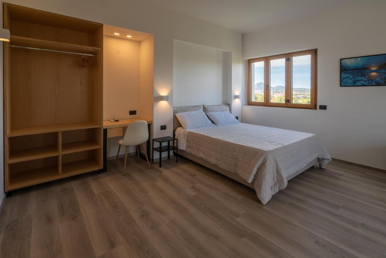 Antares Rooms And Suites Олбия Екстериор снимка