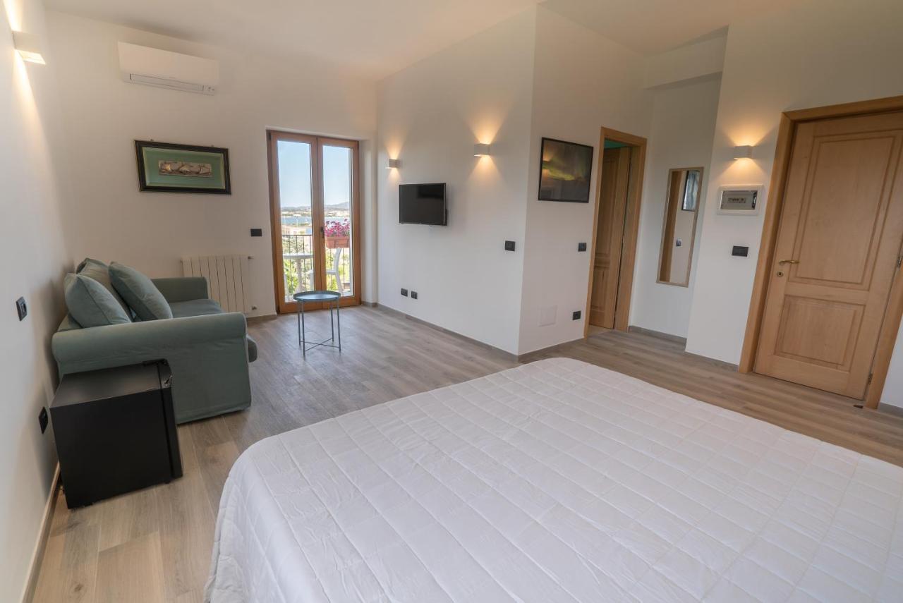 Antares Rooms And Suites Олбия Екстериор снимка