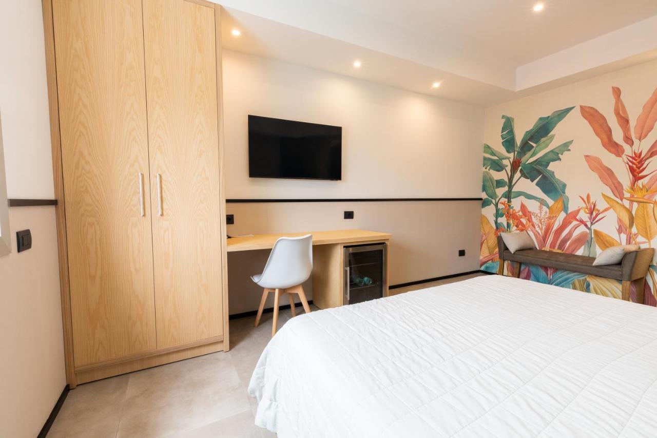 Antares Rooms And Suites Олбия Екстериор снимка