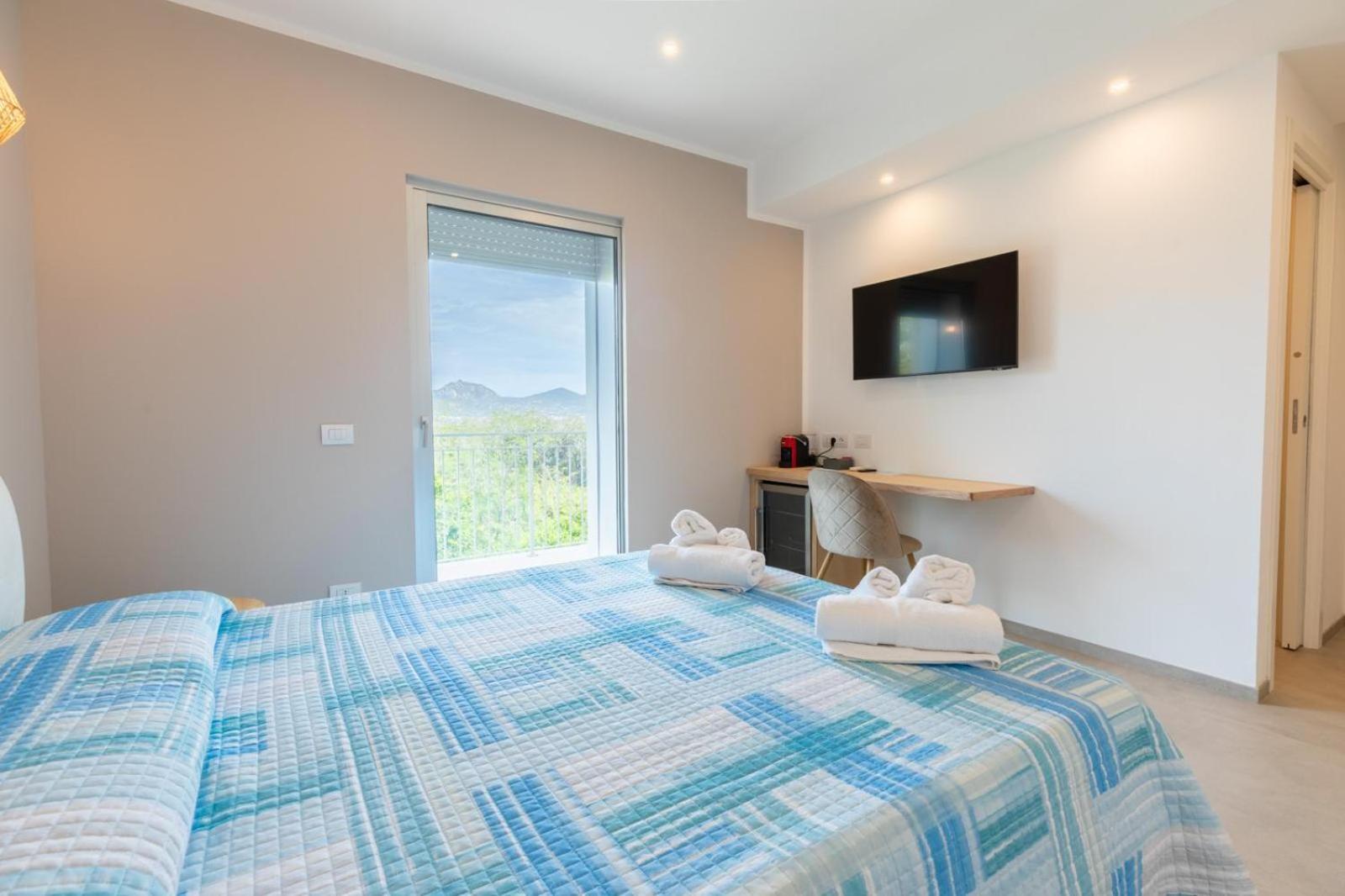 Antares Rooms And Suites Олбия Екстериор снимка
