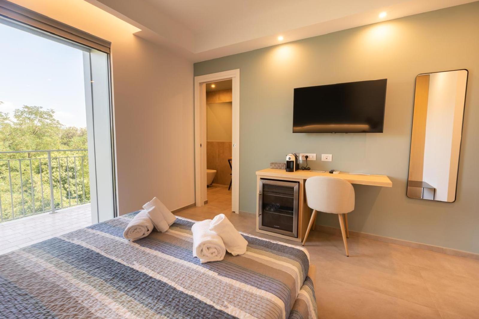 Antares Rooms And Suites Олбия Екстериор снимка